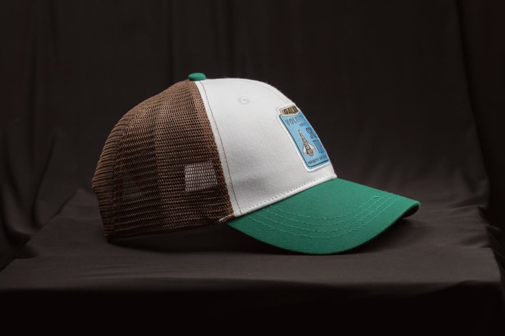 Topi trucker