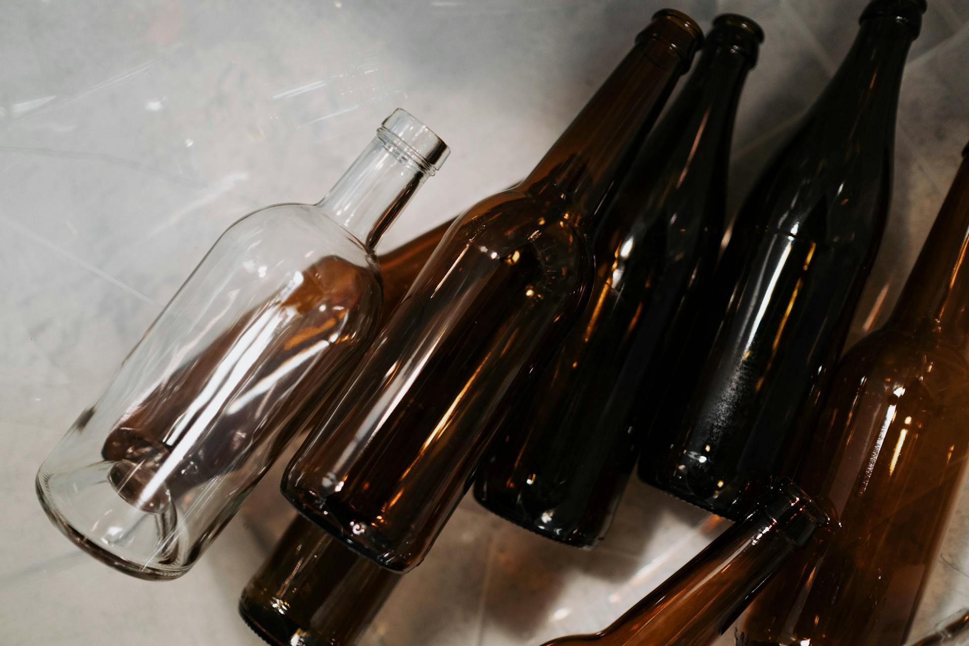 Mencuci botol