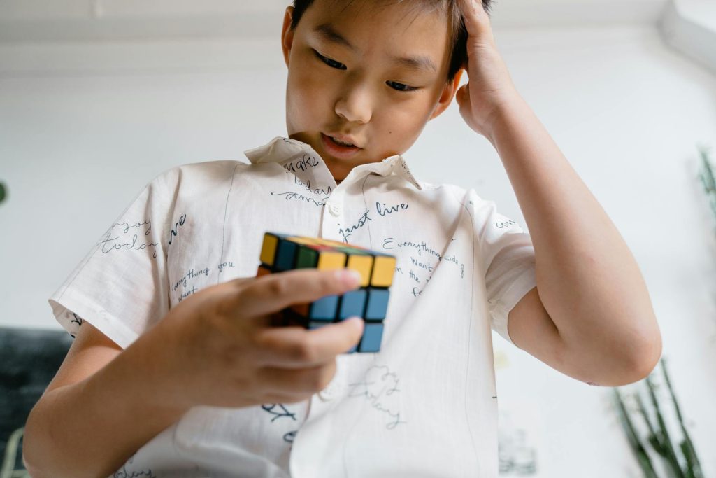 Bermain rubik