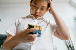 Bermain rubik