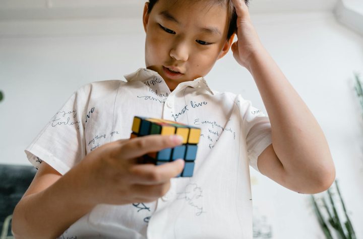 Bermain rubik