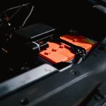 Mengganti baterai mobil listrik