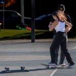 Saya ingin membuat artikel tips belajar skateboard dalam bahasa Indonesia yang santai. Artikel tersebut terdiri dari minimal 10 paragraf. Pastikan artikel tersebut juga harus memiliki minimal 300 kata. Sapa pembaca pada paragraf pertama dengan kaya 'Hai sobat Terlintas! ' bukan di dalam judul!. Tulislah artikel dalam format HTML tanpa tag html dan body. Judul utama: . Sub judul: . Judul kesimpulan: . Paragraf: . jangan lupa untuk menulis paragraf pembuka dan kesimpulannya. Buat judul artikel yang menarik minat pembaca. Jangan gunakan poin-poin untuk pembahasan h2. Buatkan deskripsi meta menarik 120-150 karakter jangan bentuk html tapi SEO frienldy dan ada CTA. Buat minimal 600 kata, maksimal di 620 kata!